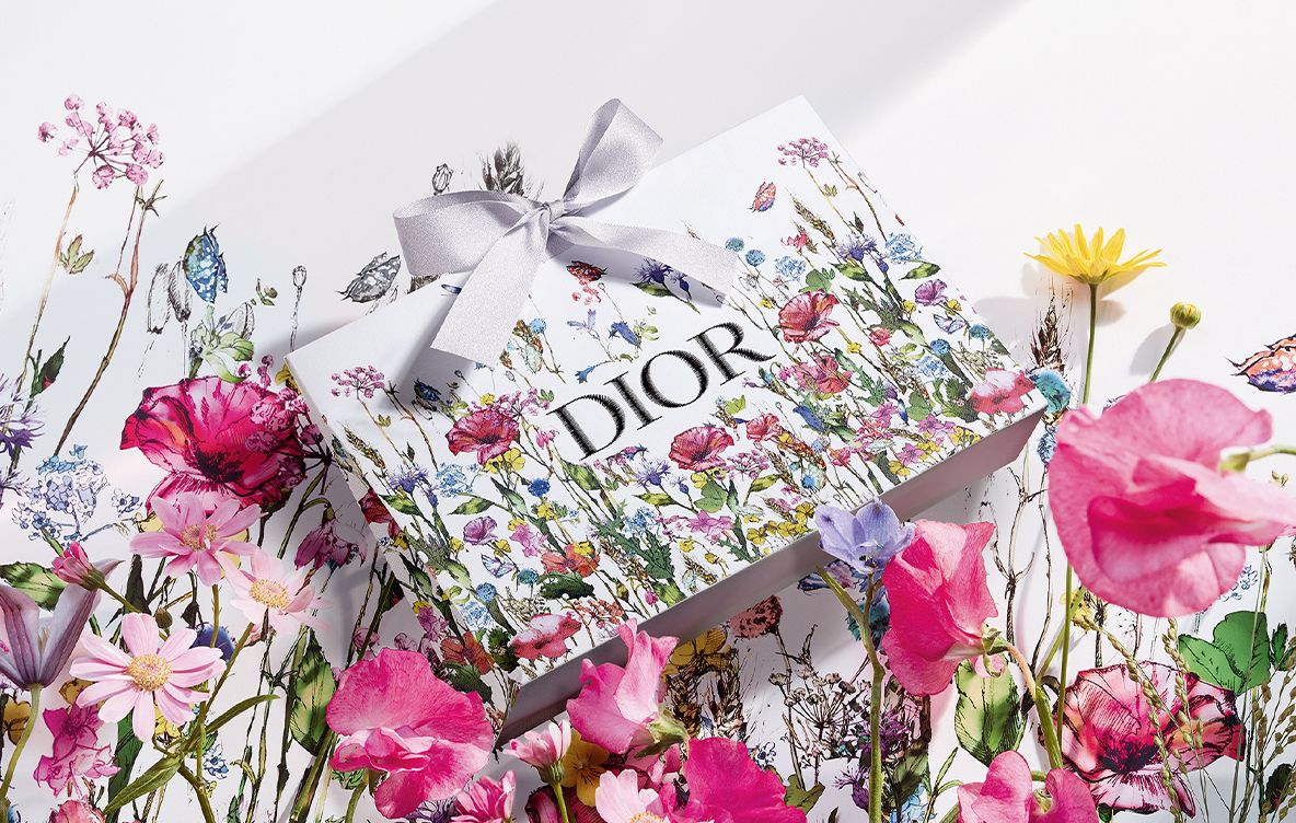 Dior gift wrap best sale