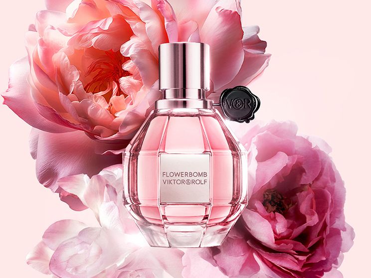 値下げ！FLOWERBOMB VIKTOR &ROLF キャンドル付き❣️ 値下げ！FLOWERBOMB VIKTOR &ROLF キャンドル付き❣️